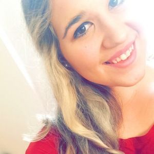 Meet your Posher, Kayla